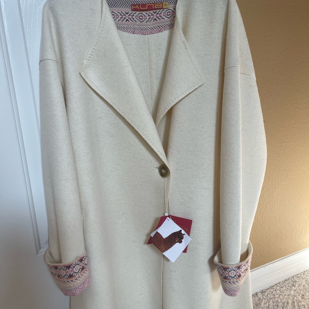 New  Alpaca coat -size M-L vanilla color